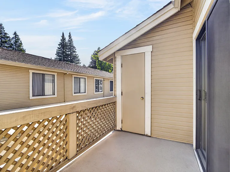 935 La Mesa Ter #1 — Photo 8