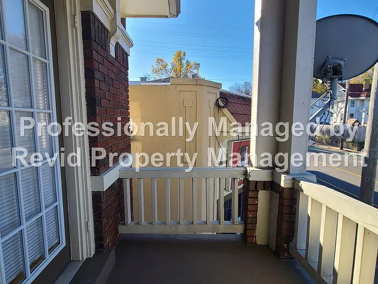 1353 Vance Ave — Photo 29