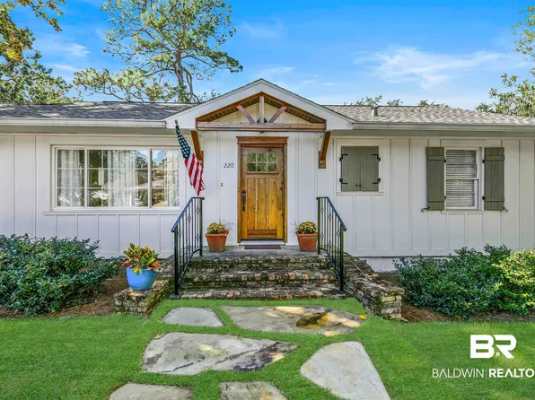 220 Pinecrest Ave, Fairhope, AL 36532