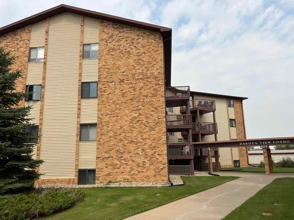 924A 28th Ave SW #302A, Minot, ND 58701