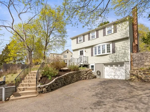 22 Oakland St, Dedham, MA 02026