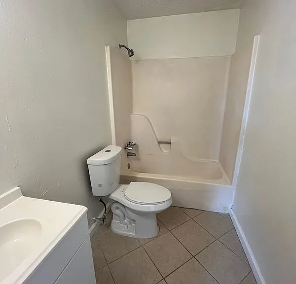14031 Linden St — Photo 13