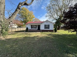 902 S Russell St, Portland, TN 37148