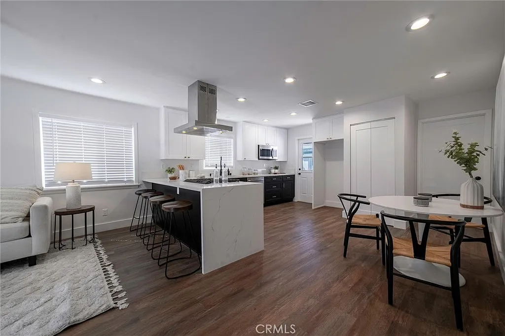 3 bed, 1484 sqft, $3,895 — Photo 3