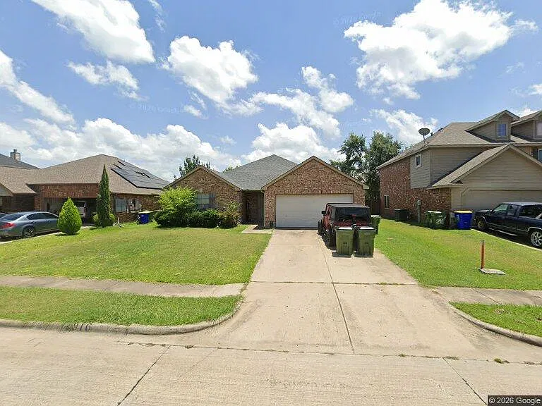 4 bed, 2236 sqft, $2,100 — Photo 1