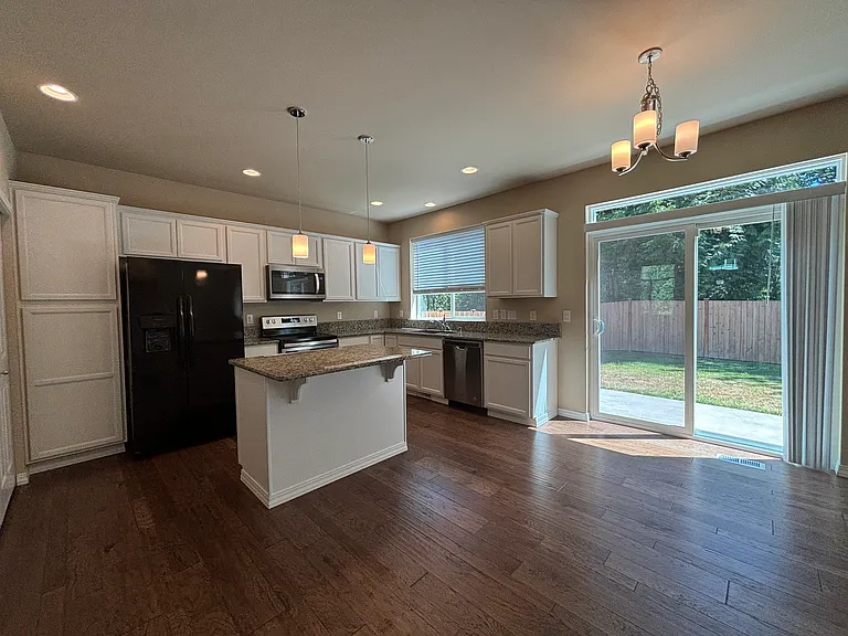 3676 SE Chesterton Dr — Photo 4