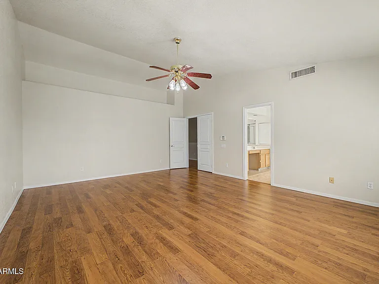 1722 E Samuel Dr — Photo 24