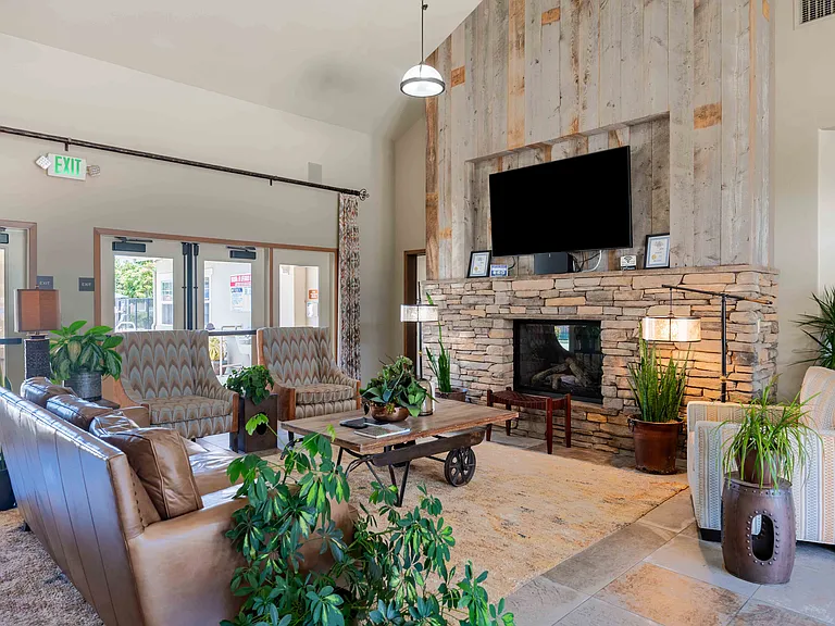 Siena Apartments — Photo 21