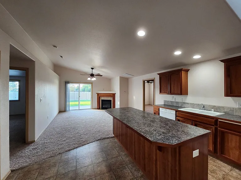 5811 Austin Ct — Photo 10