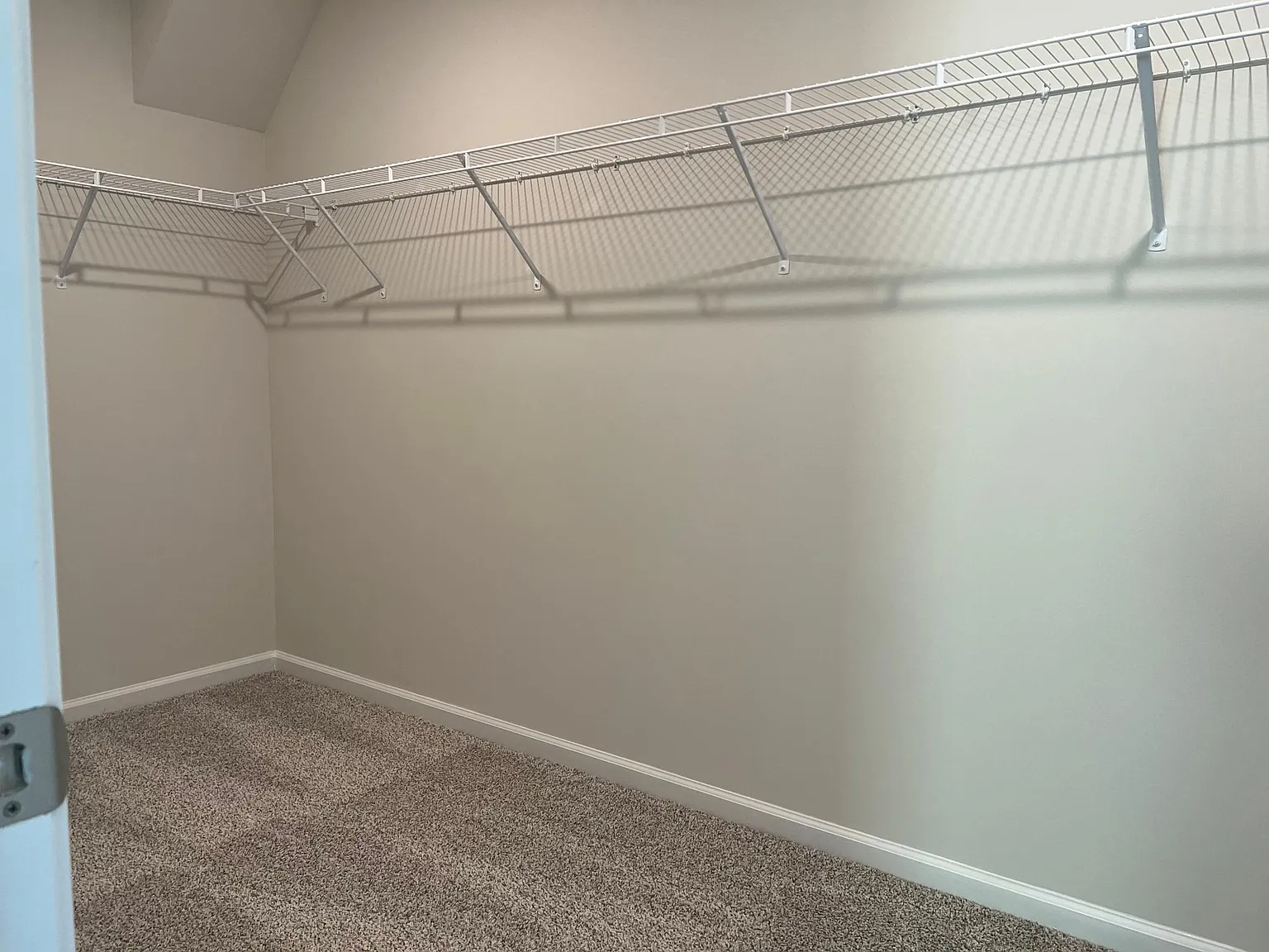 1692 Villageside Ct — Photo 3