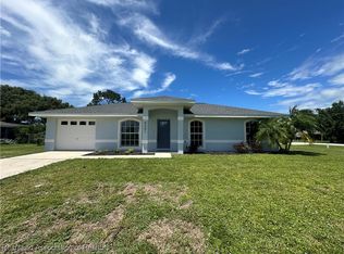 5201 Diamond Dr, Sebring, FL 33875