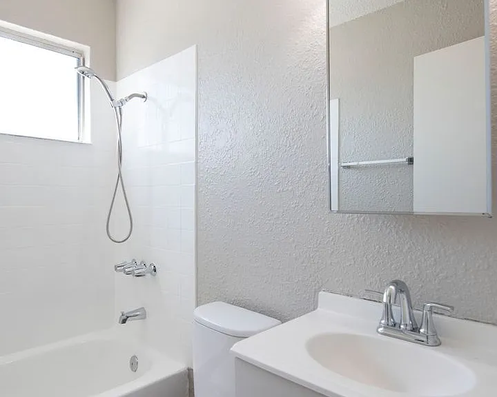 Paloma Apartments — Photo 24