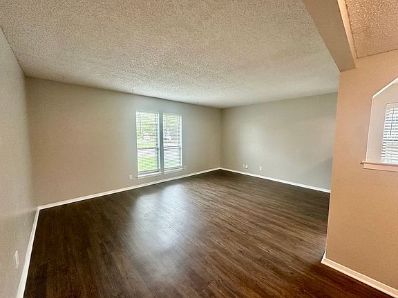 4th image of 934 Cottonwood Trl