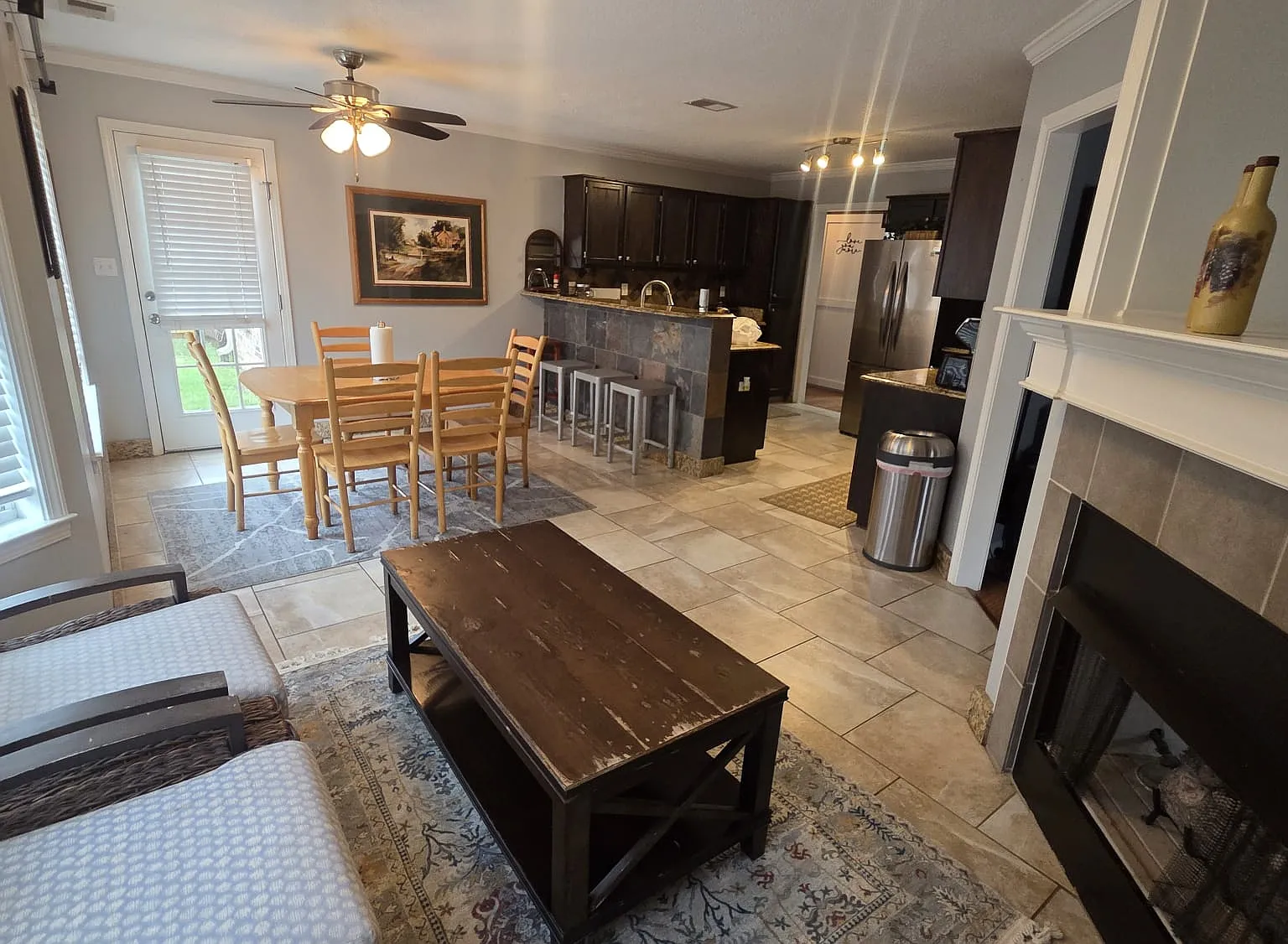4 bed, 2474 sqft, $5,995 — Photo 4