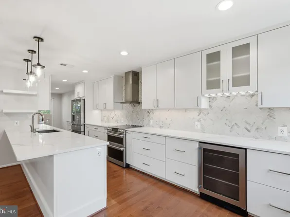 10429 Red Granite Ter, Oakton, VA 22124