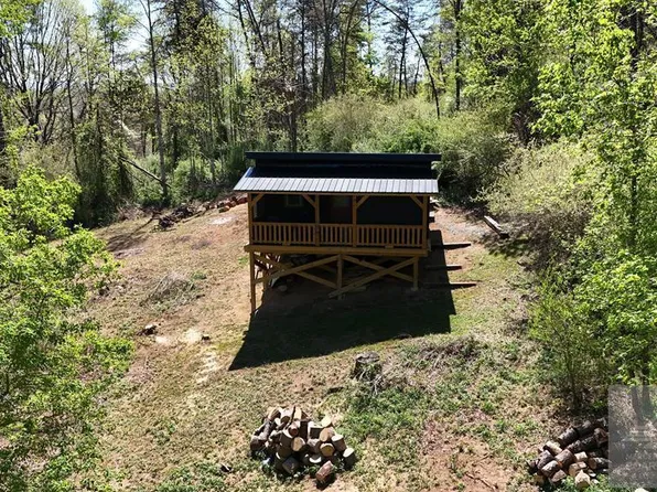 768 Grand View Dr, Forest Hill, WV 24935