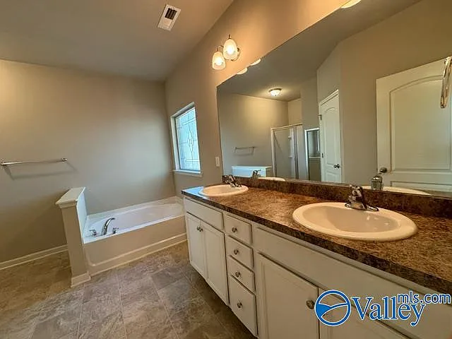 140 Clydesdale Ln — Photo 25