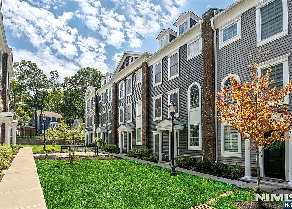 1st image of 68 Parkside Lane #68