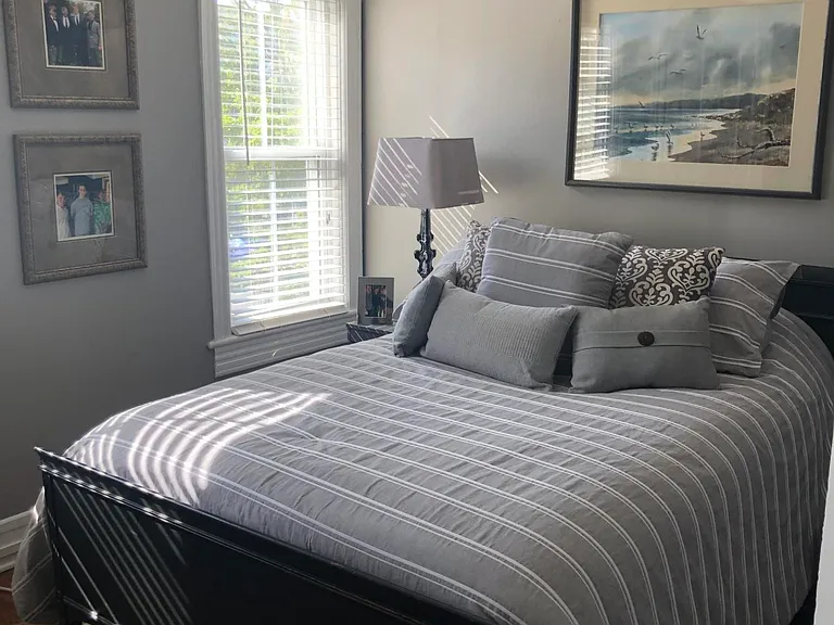 56 Heck Ave #1/2 — Photo 12