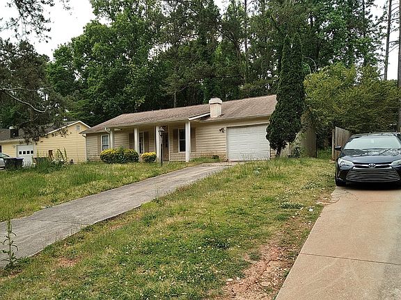 3rd image of 664 Old Manor Rd