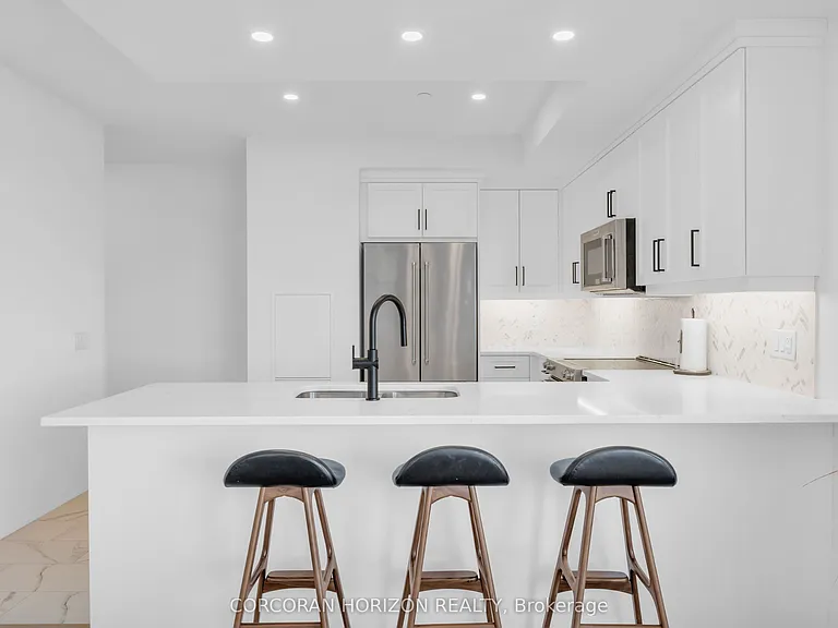 71 Wyndham St S #1105 — Photo 11