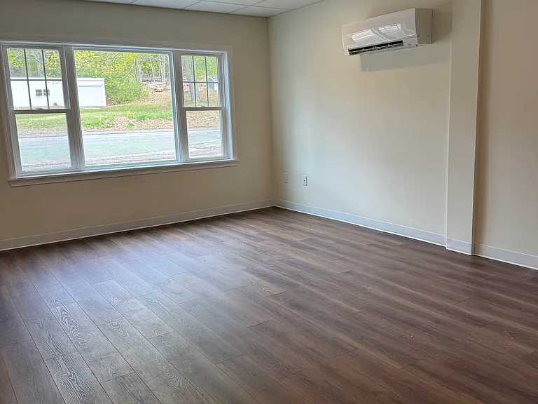 162 Narragansett St #8 — Photo 6