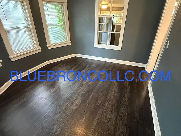 3435 E 7th St — Photo 3
