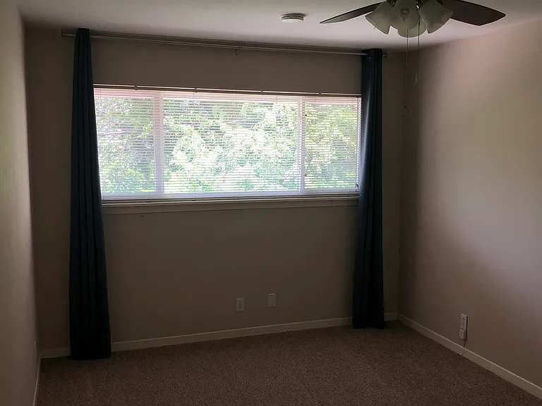 6806 Lexington Rd #B — Photo 11