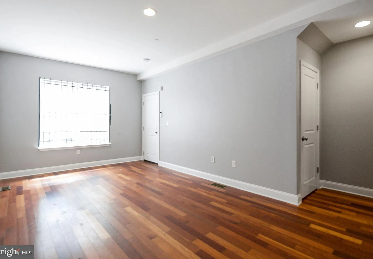 4 bed, 2252 sqft, $1,600 — Photo 3
