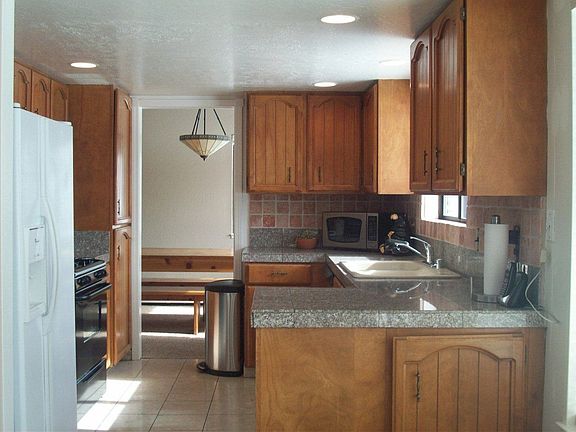3rd image of 1946 Kokanee Way