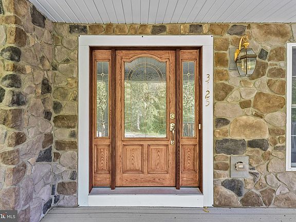 5th image of 3125 Lakewood Manor Dr