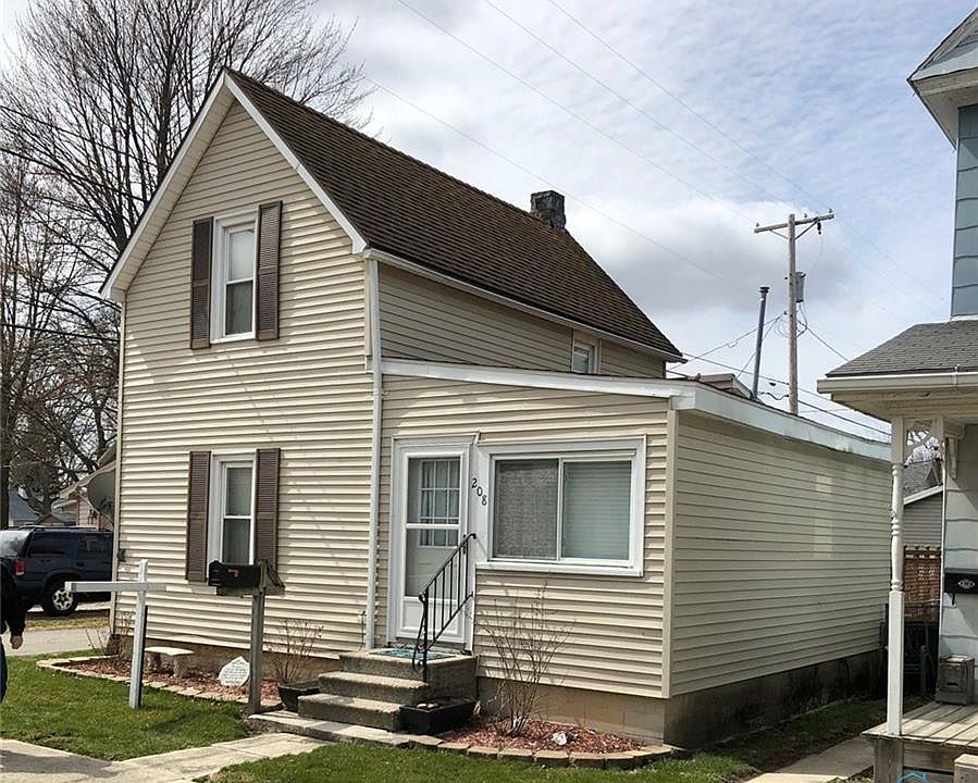 1st image of 208 N Cherry St