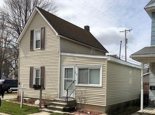 208 N Cherry St, Woodville, OH 43469