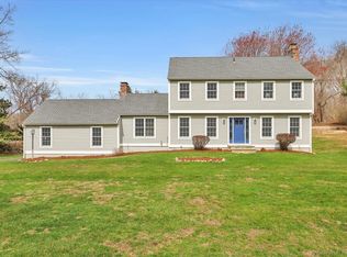26 Arrowhead Dr, Guilford, CT 06437