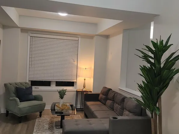 5 Fusilier Dr, Toronto, ON M1L 0C2