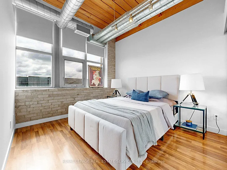 2154 Dundas St W #405 — Photo 13