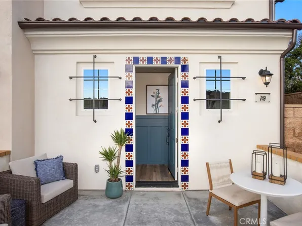 537 Gregory Way, Glendora, CA 91740