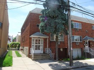 6954 75th St, Middle Village, NY 11379