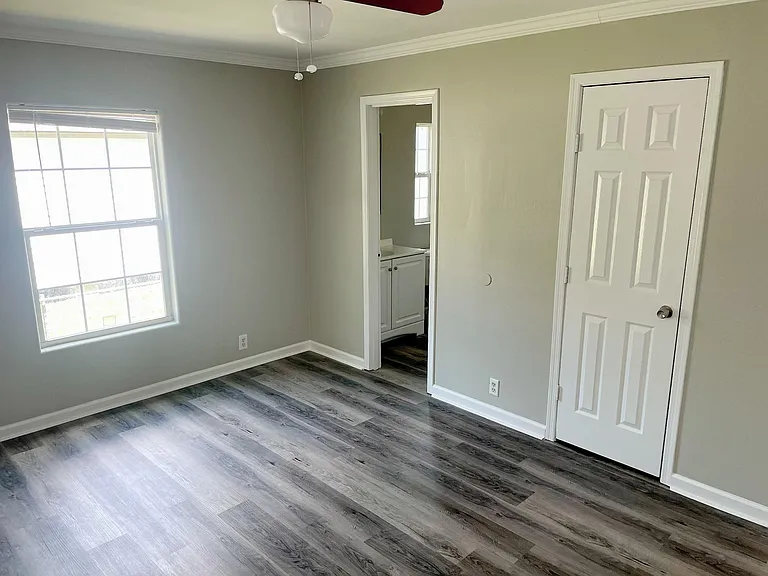 Master bedroom with Ensuite bath and walk in closet