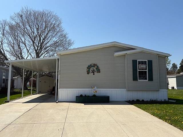 1st image of 472 Flamingo St