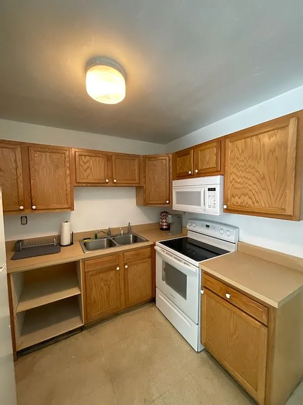2 bed, 1.5 bath, 1131 sqft, $1,500 — Photo 2