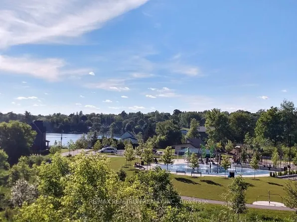 12 Churchill Dr S, Whitchurch Stouffville, ON L4A 2Y2