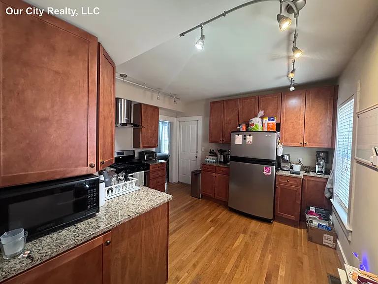 21 Westminster St — Photo 16