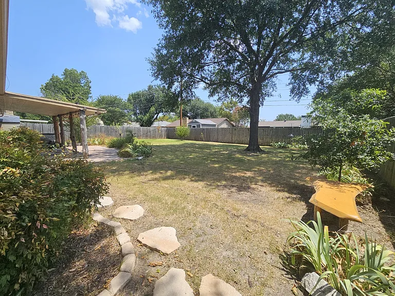 513 Quail Run St — Photo 2