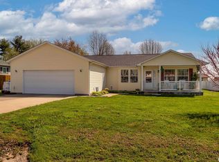 318 E Beacon Ct, Mount Vernon, IL