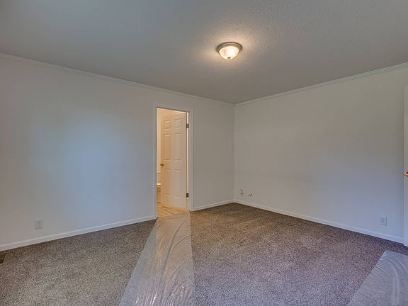5th image of 140 Kingsway Dr