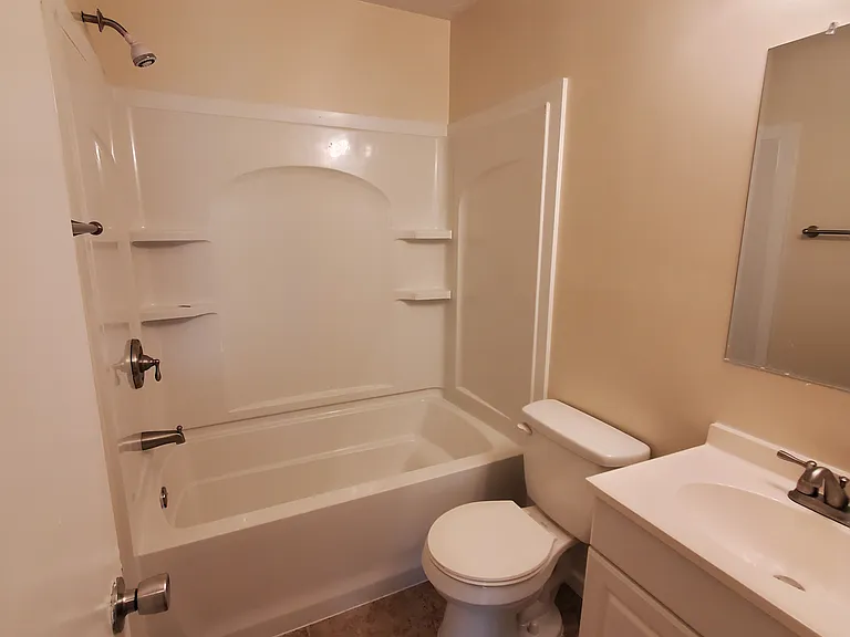 422 Viscose Ave #3 — Photo 10
