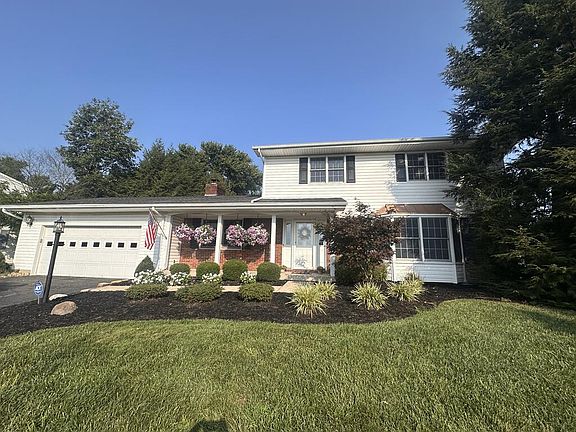 2nd image of 65 Applewood Dr