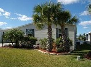 2047 E Lakeview Dr, Sebastian, FL 32958