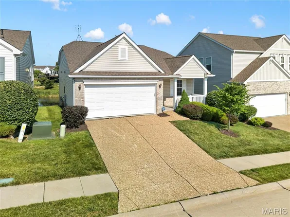 1051 Silo Bend Dr, Wentzville, MO 63385